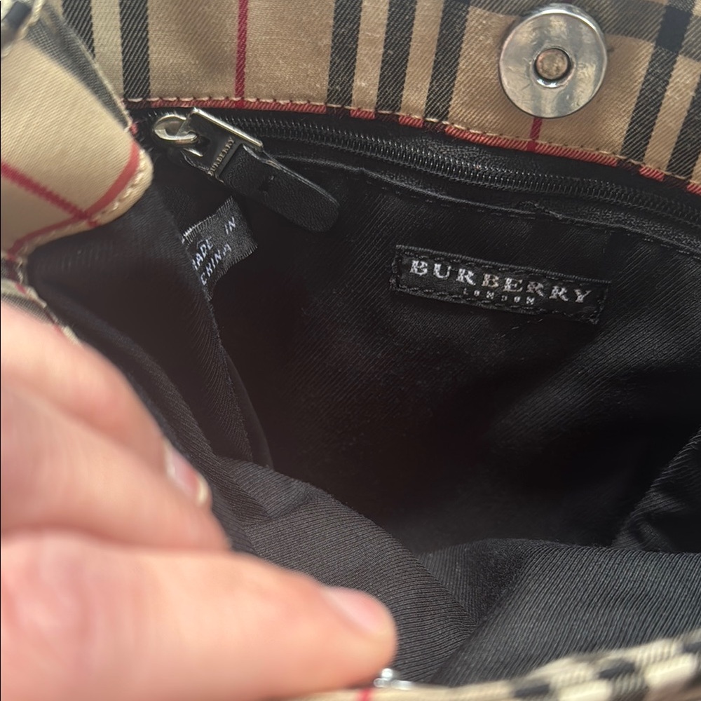 Burberry - Picture 3 of 14